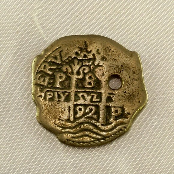 Rare Vintage Walt Disney World 1974 Pirates of the Caribbean Doubloon - Picture 1 of 3